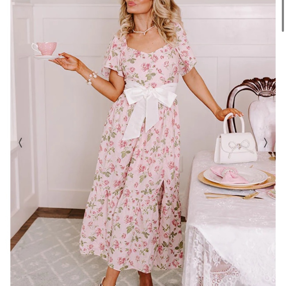 Perfect Condition worn once for church for 2 hours! Size L sold out online